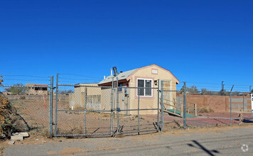 136 N Unser Blvd NE, Rio Rancho, NM for sale Primary Photo- Image 1 of 1