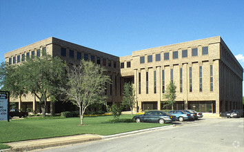 10830 N Central Expy, Dallas, TX for rent Building Photo- Image 1 of 8