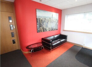 6 Wolfreton Dr, Hull to rent Interior Photo- Image 1 of 6