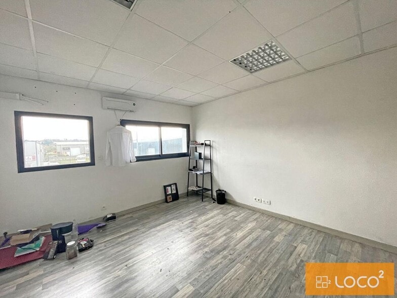 26 Rue De La Gravette, Gratentour to rent - Interior Photo - Image 3 of 5