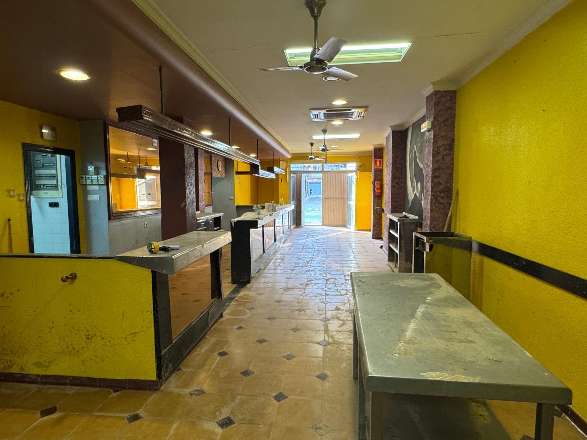 Retail in Algemesí to rent Building Photo- Image 1 of 9