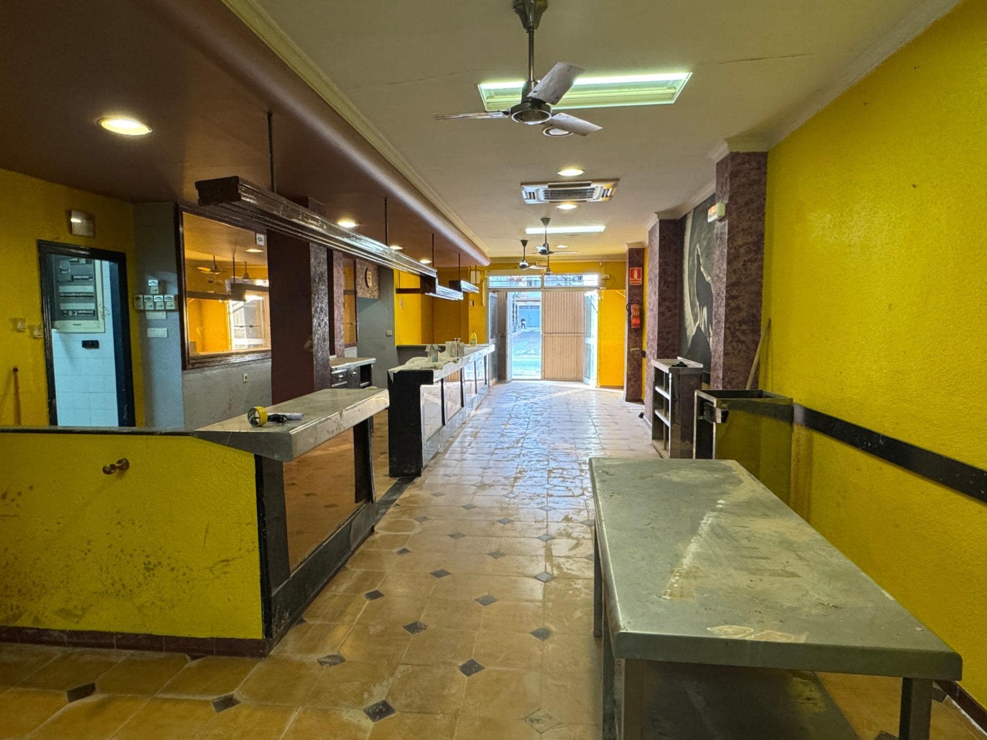 Retail in Algemesí to rent Building Photo- Image 1 of 9