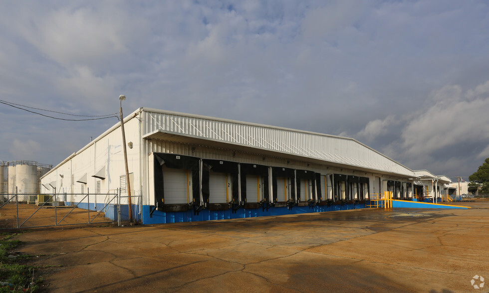 595 Industrial Dr, Jackson, MS for rent - Building Photo - Image 3 of 4