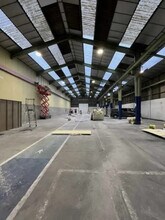 Light Industrial in Villeurbanne to rent Interior Photo- Image 1 of 8