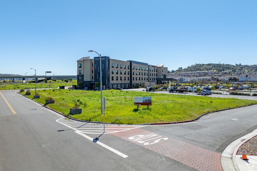 1900 Caulfield Ln, Petaluma, CA for sale - Primary Photo - Image 1 of 25