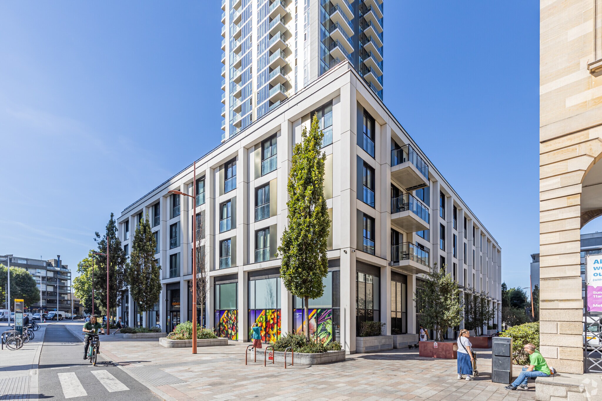 Brook Dr, London for sale Primary Photo- Image 1 of 1