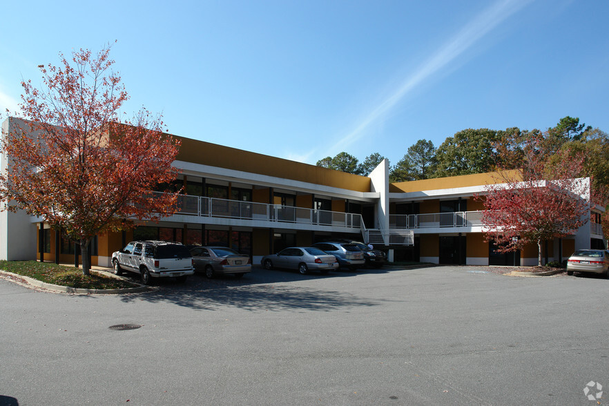 11080 Old Roswell Rd, Alpharetta, GA for rent - Building Photo - Image 2 of 21