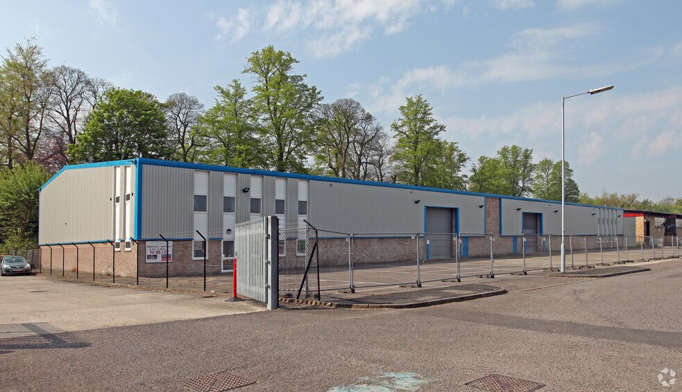 Grafton Way, Basingstoke for sale - Primary Photo - Image 1 of 1