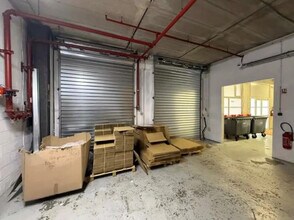Industrial in Villejust to rent Interior Photo- Image 2 of 3