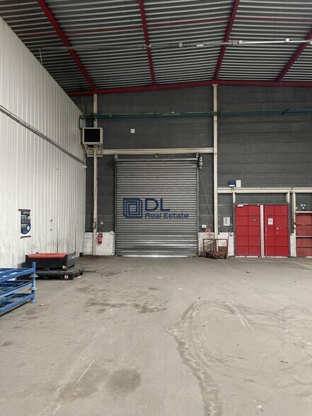 Industrial in Créteil to rent - Interior Photo - Image 3 of 3