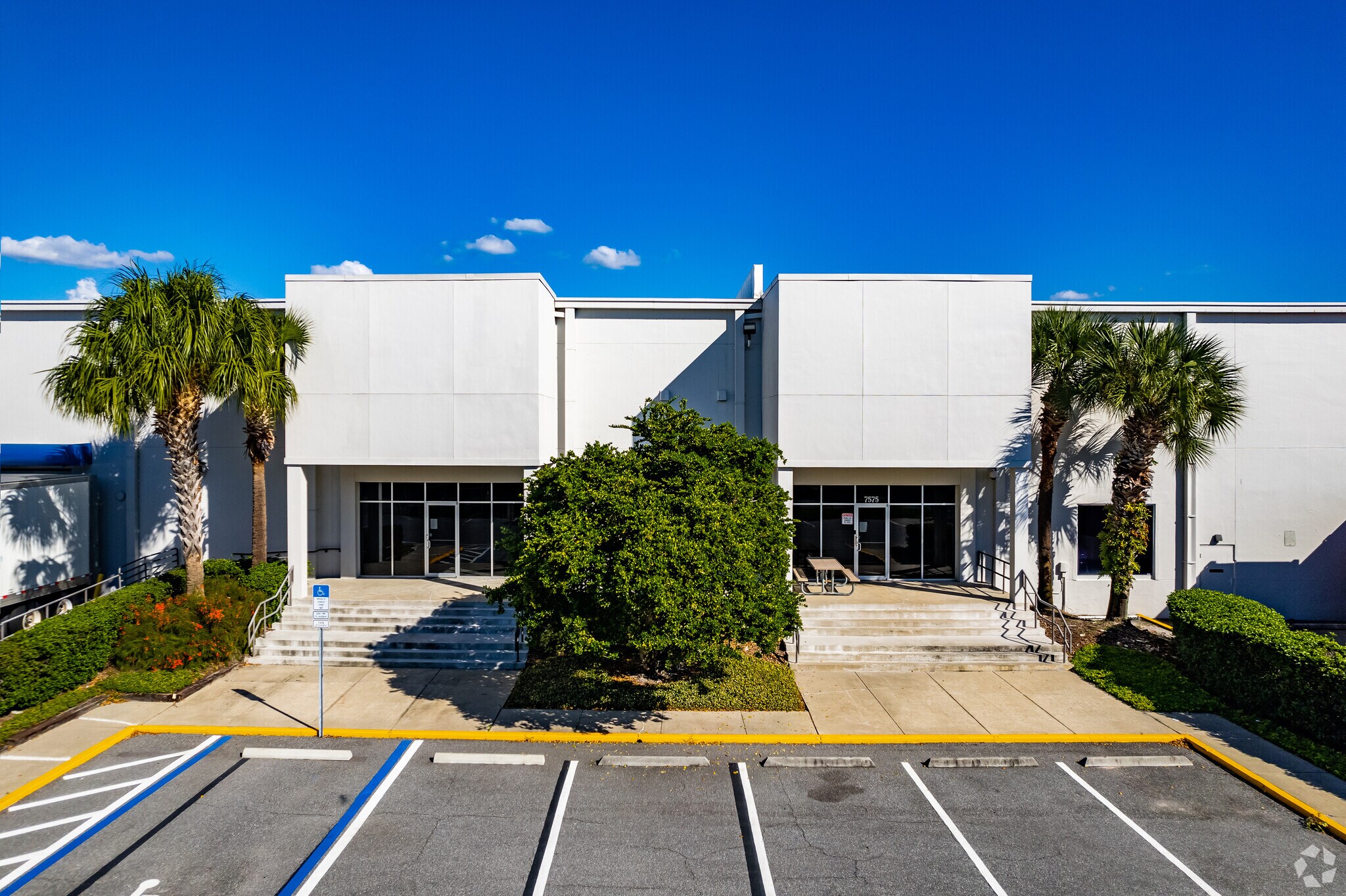 7575 Chancellor Dr, Orlando 32809 Industrial for Rent