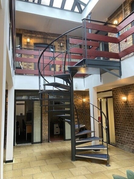 29 The Downs, Altrincham to rent - Building Photo - Image 2 of 7