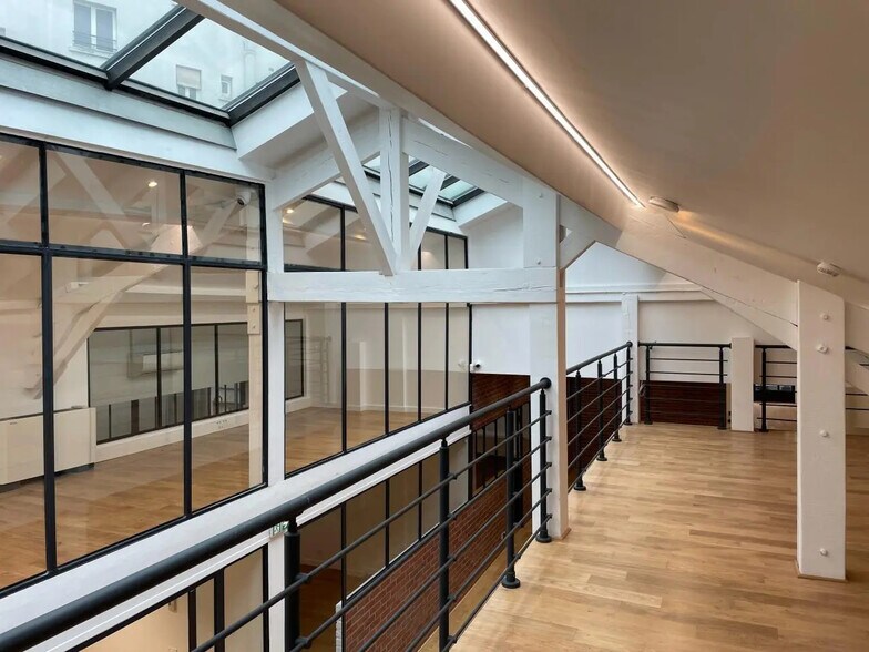 Office in Vincennes for sale - Building Photo - Image 1 of 9