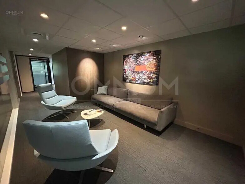 Office in Villeurbanne to rent - Interior Photo - Image 3 of 6