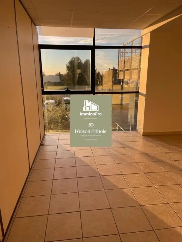 Office in Ollioules to rent Interior Photo- Image 1 of 7