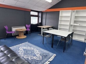 21 Truro Rd, Trewoon to rent Interior Photo- Image 2 of 13