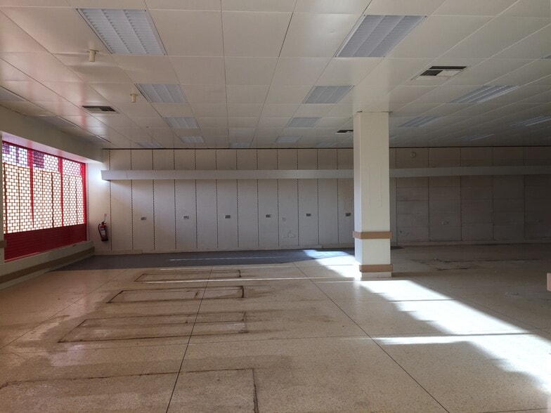 22 Douglas St, Milngavie to rent - Building Photo - Image 2 of 3