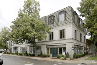 207 E Westminster Rd, Lake Forest, IL for rent Building Photo- Image 1 of 6