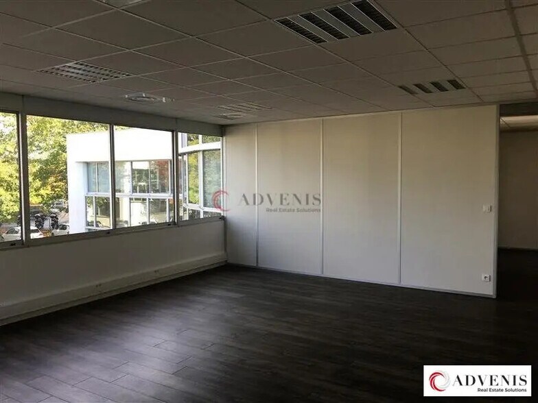 Office in Mérignac to rent - Building Photo - Image 2 of 6