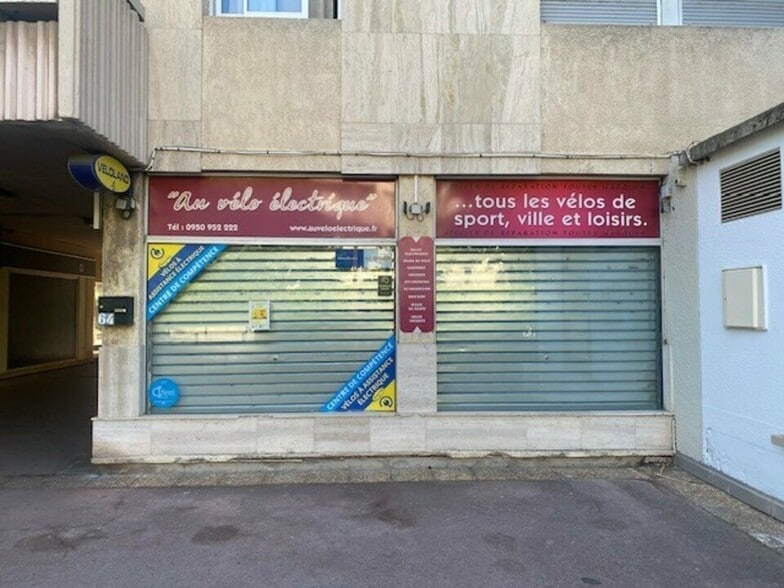 Retail in Marseille to rent - Building Photo - Image 1 of 11