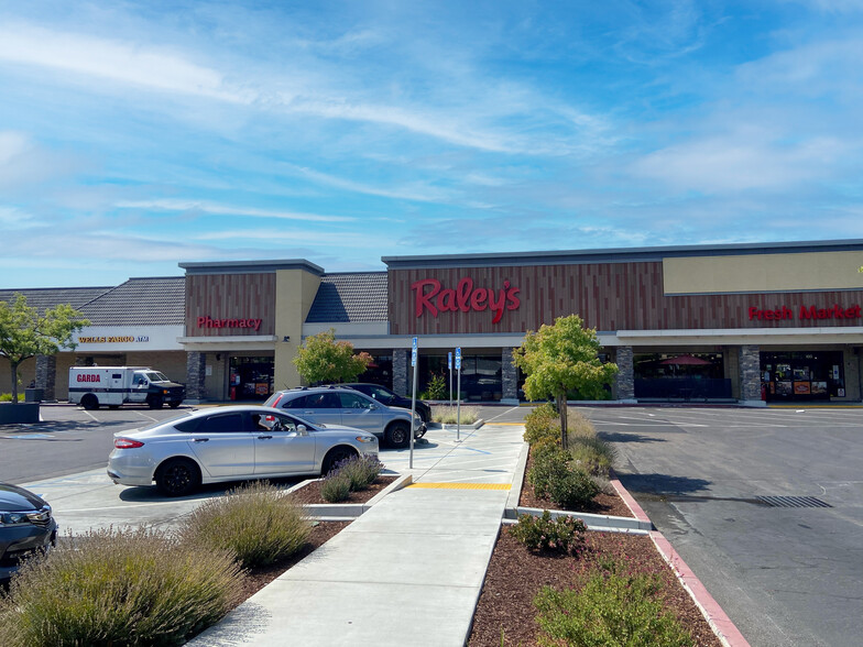 15-190 Raleys Towne Ctr, Rohnert Park, CA for rent - Building Photo - Image 2 of 4