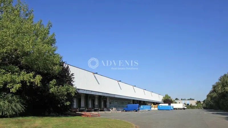 Industrial in Tremblay-en-France to rent - Building Photo - Image 3 of 6