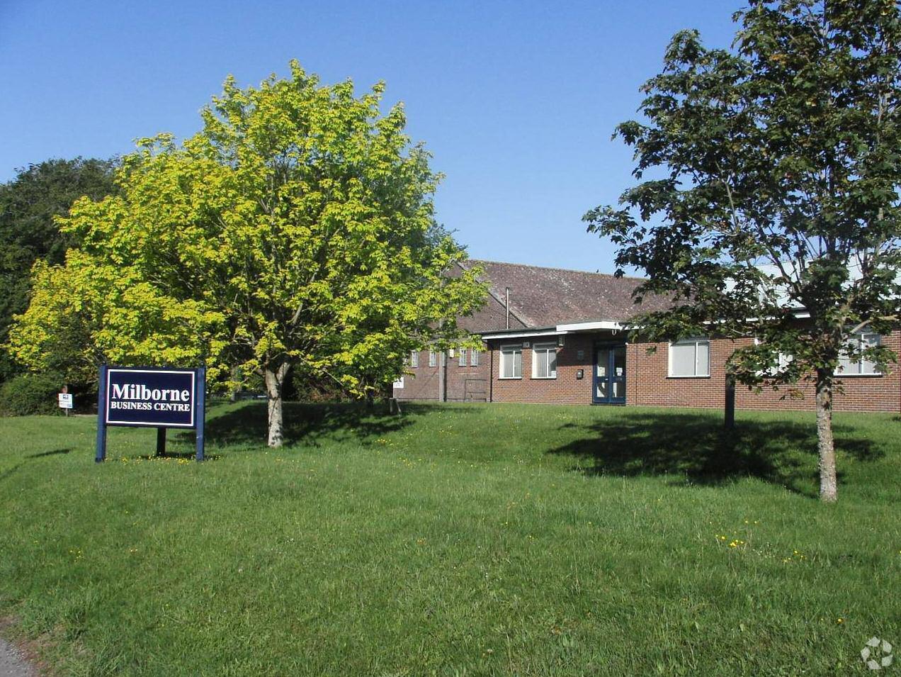 Blandford Rd, Blandford Forum to rent Primary Photo- Image 1 of 2