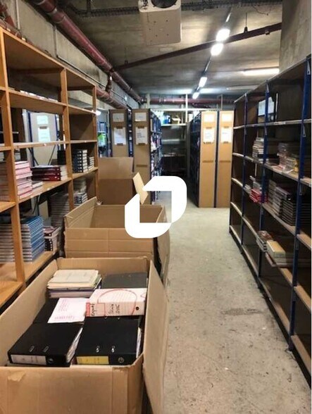 Light Industrial in Courbevoie to rent - Building Photo - Image 2 of 7