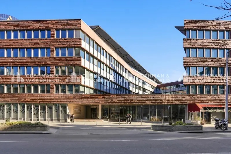 5-11 Boulevard Gallieni, Issy-les-Moulineaux to rent - Building Photo - Image 3 of 14