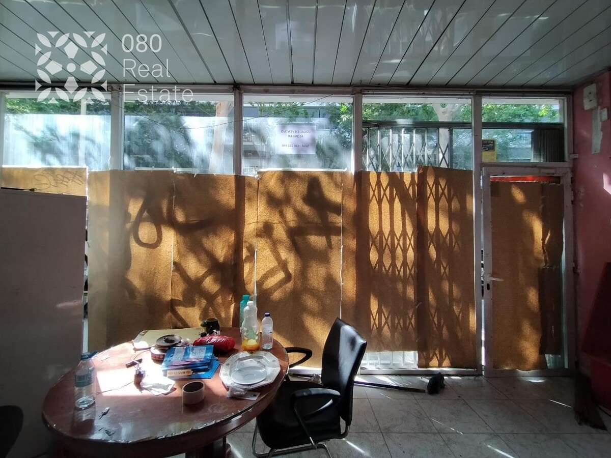 Barcelona, BAR 08005 - Unit 1 - - Interior Photo - Image 1 of 9