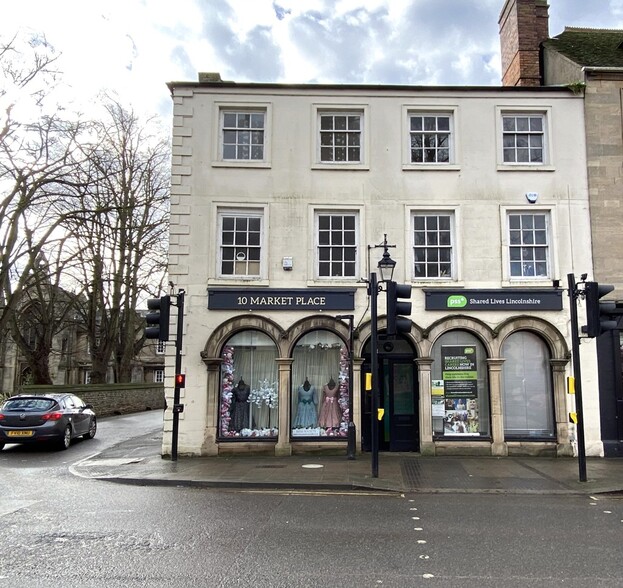 10-10a Market Pl, Sleaford for rent - Building Photo - Image 2 of 4