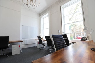 Bayshill Rd, Cheltenham to rent Interior Photo- Image 1 of 9