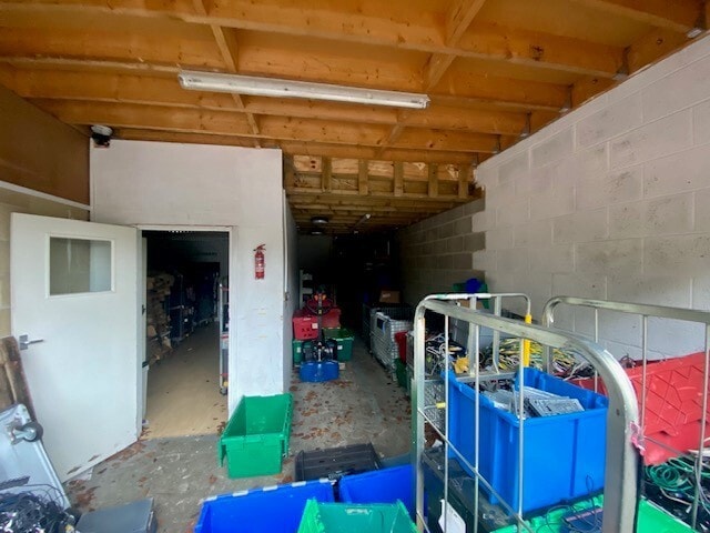 Whittonditch, Ramsbury to rent Interior Photo- Image 1 of 2