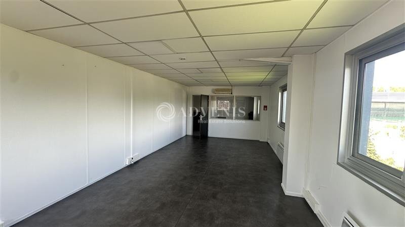 Office in Neuilly-Plaisance to rent - Interior Photo - Image 3 of 8