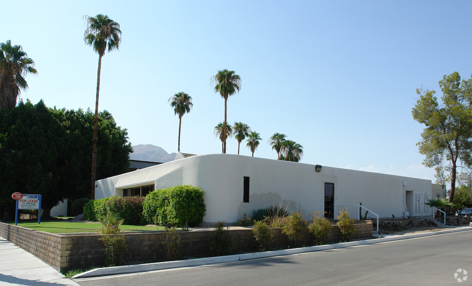 650 E Tahquitz Canyon Way, Palm Springs, CA for rent - Primary Photo - Image 1 of 21