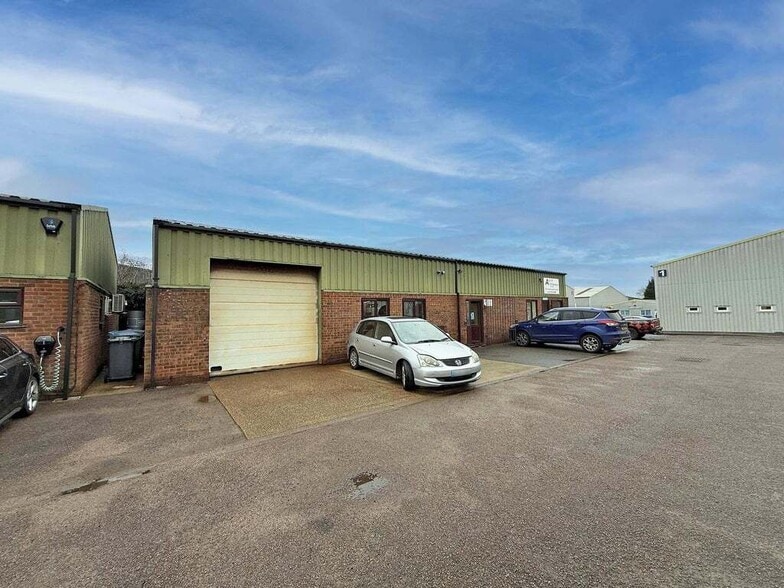 15 Riverside Vw, Wickham Market for sale - Building Photo - Image 3 of 18