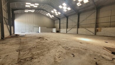 Barton Ml, St Austell to rent Interior Photo- Image 1 of 9