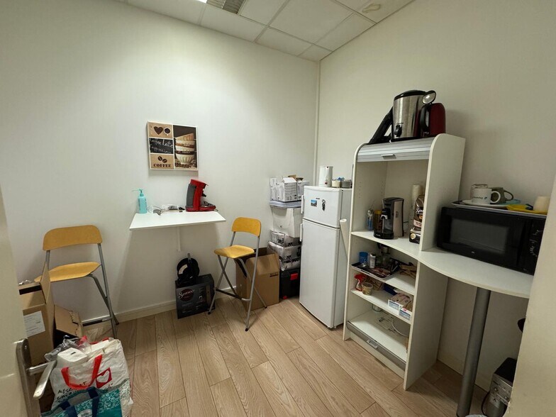 Light Industrial in Goussainville for sale - Interior Photo - Image 3 of 6