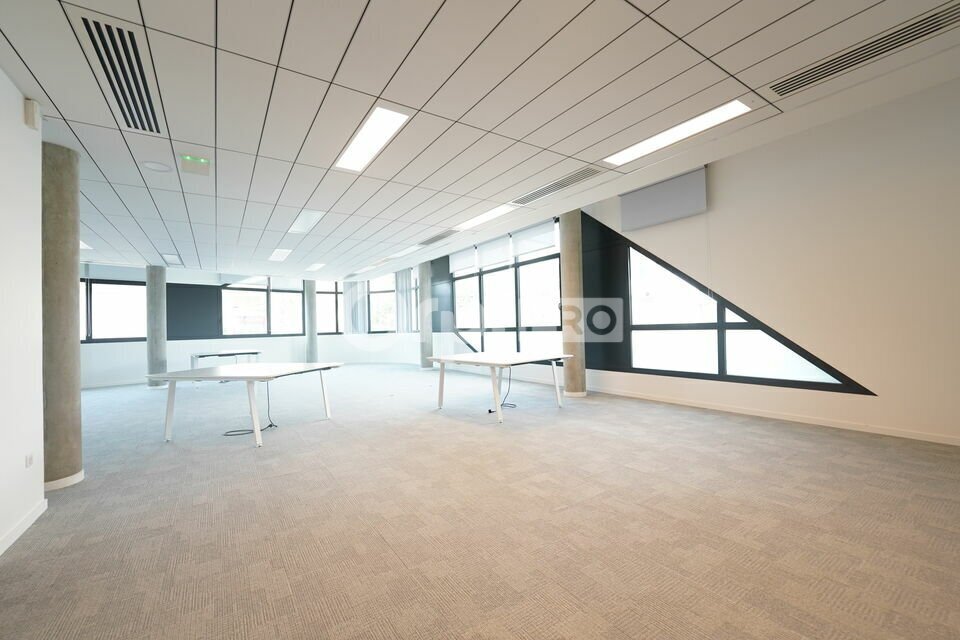 19 Rue Des Rosiéristes, Champagne-au-Mont-d'Or to rent Interior Photo- Image 1 of 8