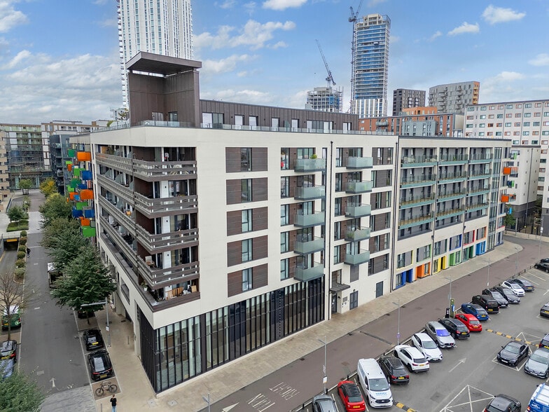 Waterside Way, London to rent - Primary Photo - Image 1 of 1