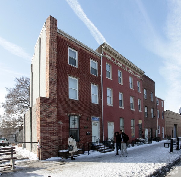 17 Property Portfolio portfolio of 16 properties for sale on LoopNet.co.uk - Primary Photo - Image 1 of 4