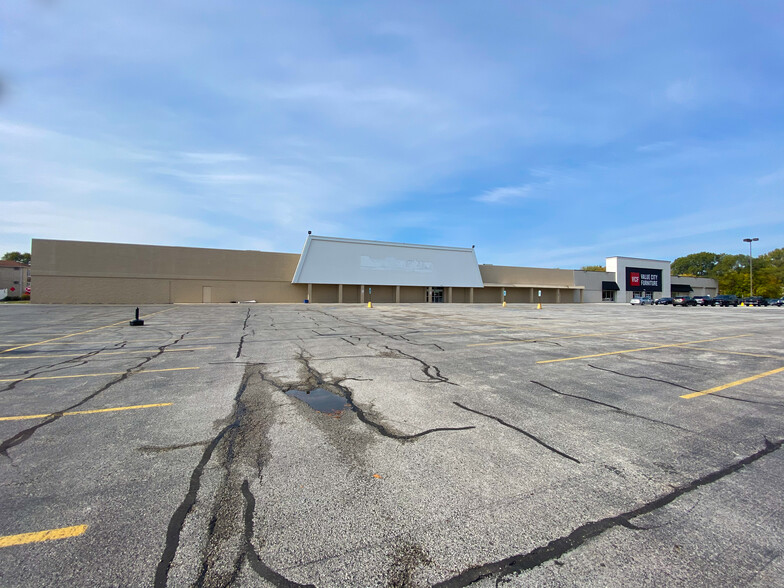 8320 S Cicero Ave, Burbank, IL for sale - Building Photo - Image 1 of 1