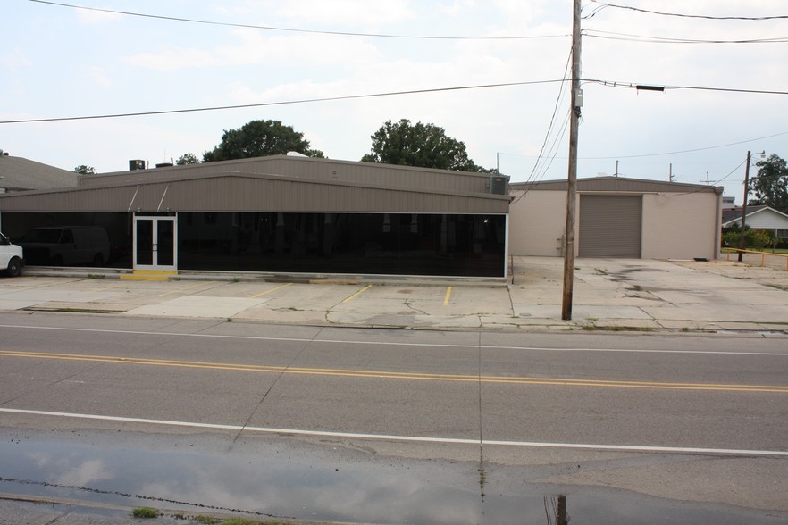 1120 Lafayette St, Gretna, LA for rent - Building Photo - Image 1 of 17