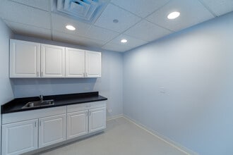 180 N Michigan Ave, Chicago, IL to rent Building Photo- Image 2 of 6