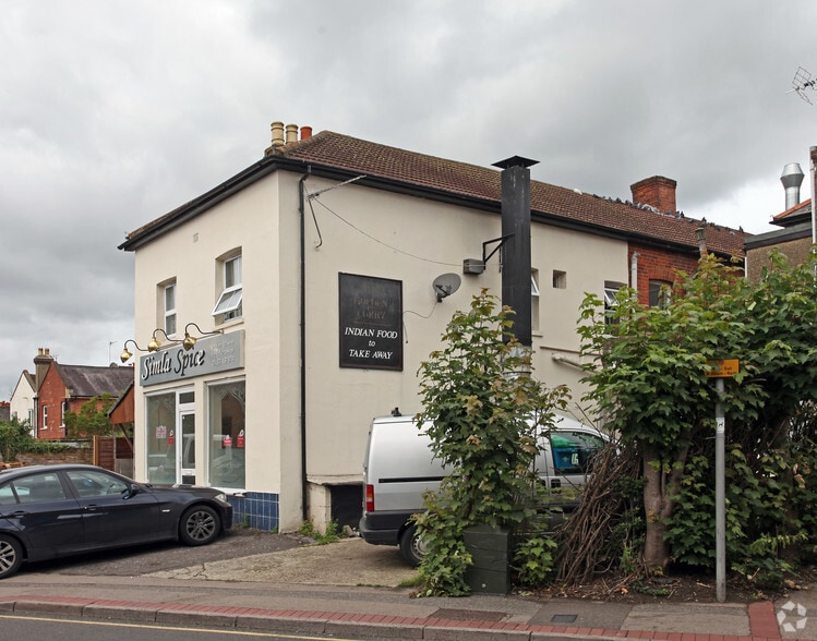 8 Broadway, Woking to rent - Building Photo - Image 2 of 2