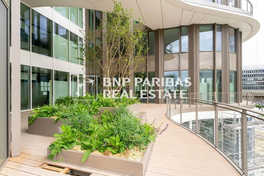 6 Rue Fructidor, Saint-Ouen-sur-Seine to rent - Building Photo - Image 2 of 28