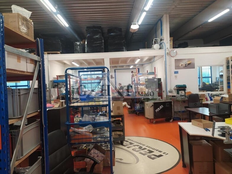 Industrial in Croissy-Beaubourg for sale - Interior Photo - Image 1 of 10