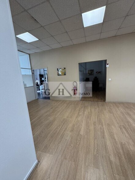 Office in Grigny for sale - Interior Photo - Image 3 of 3