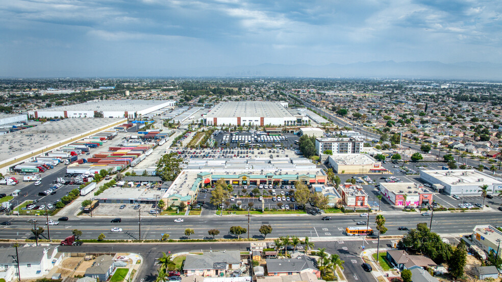 Rosecrans Crossing portfolio of 3 properties for sale on LoopNet.co.uk - Building Photo - Image 3 of 6