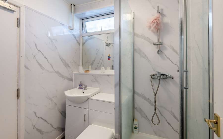 199 Eltham High St, London for sale - Building Photo - Image 2 of 4